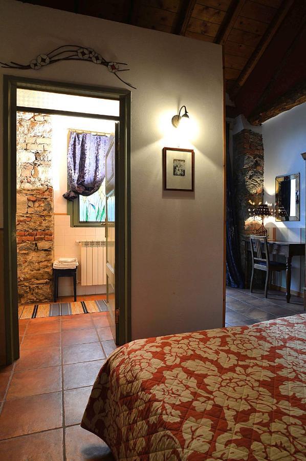 Bed and Breakfast Il Cortile - Casa D'Artista à Casalzuigno Extérieur photo