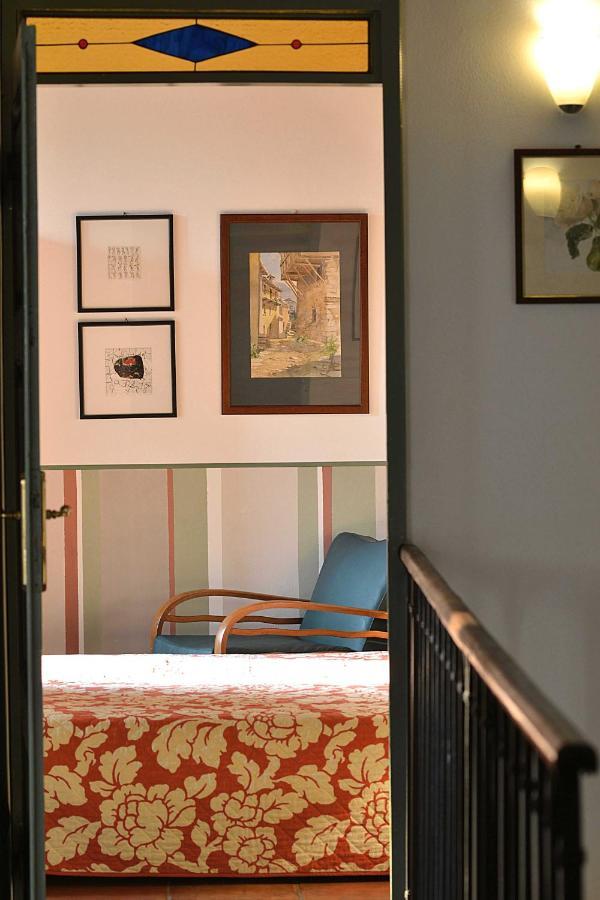 Bed and Breakfast Il Cortile - Casa D'Artista à Casalzuigno Extérieur photo